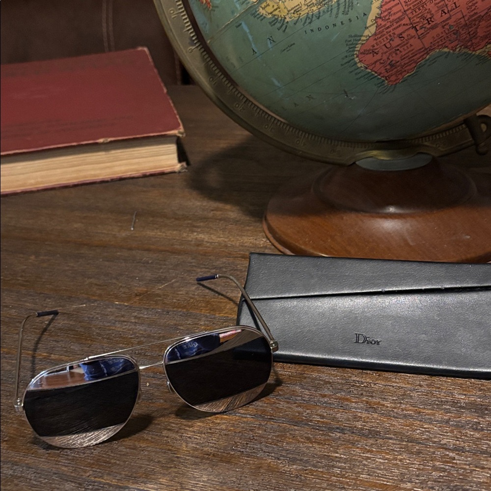 New Authentic Dior Unisex Palladium/Blue & Case🕶️ - Picture 2 of 9